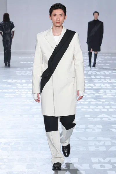 Look 40